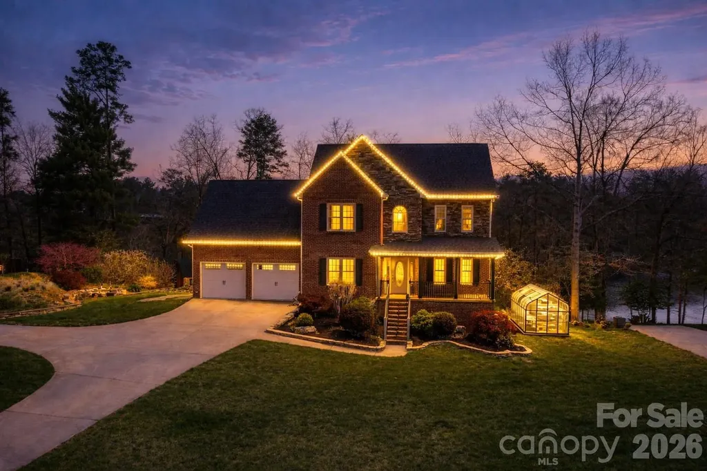 4726 Crystal Falls Avenue Hickory NC 28601
