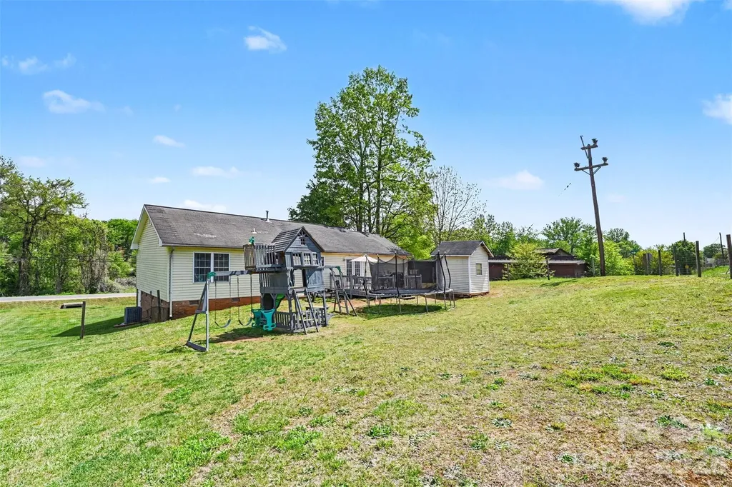 353 Woodlawn Avenue Mount Holly NC 28120