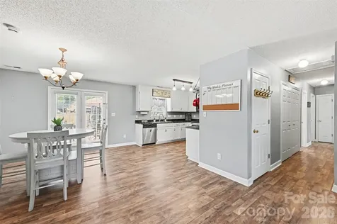 353 Woodlawn Avenue Mount Holly NC 28120