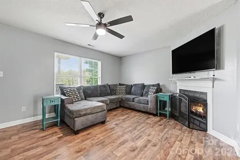 353 Woodlawn Avenue Mount Holly NC 28120