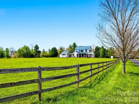 5 Sweetgrass Lane Fletcher NC 28732
