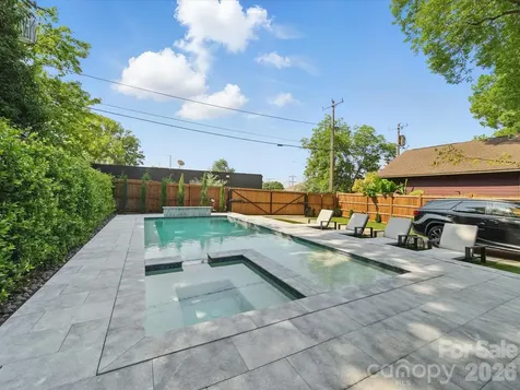 708 Cross Trail Drive Charlotte NC 28204