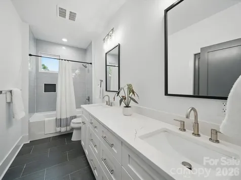 708 Cross Trail Drive Charlotte NC 28204