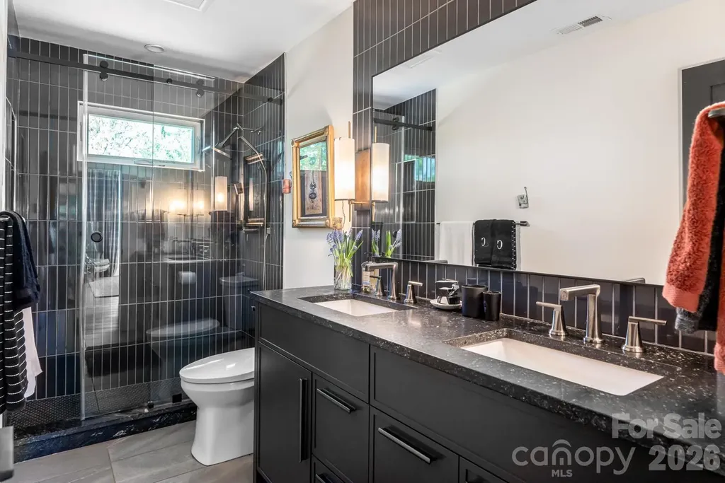15 Red Oak Road Asheville NC 28804