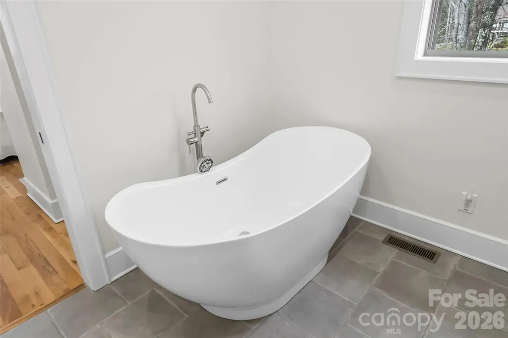 628 Brush Creek Road Fairview NC 28730