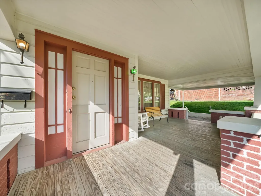 147 Walnut Avenue Spruce Pine NC 28777
