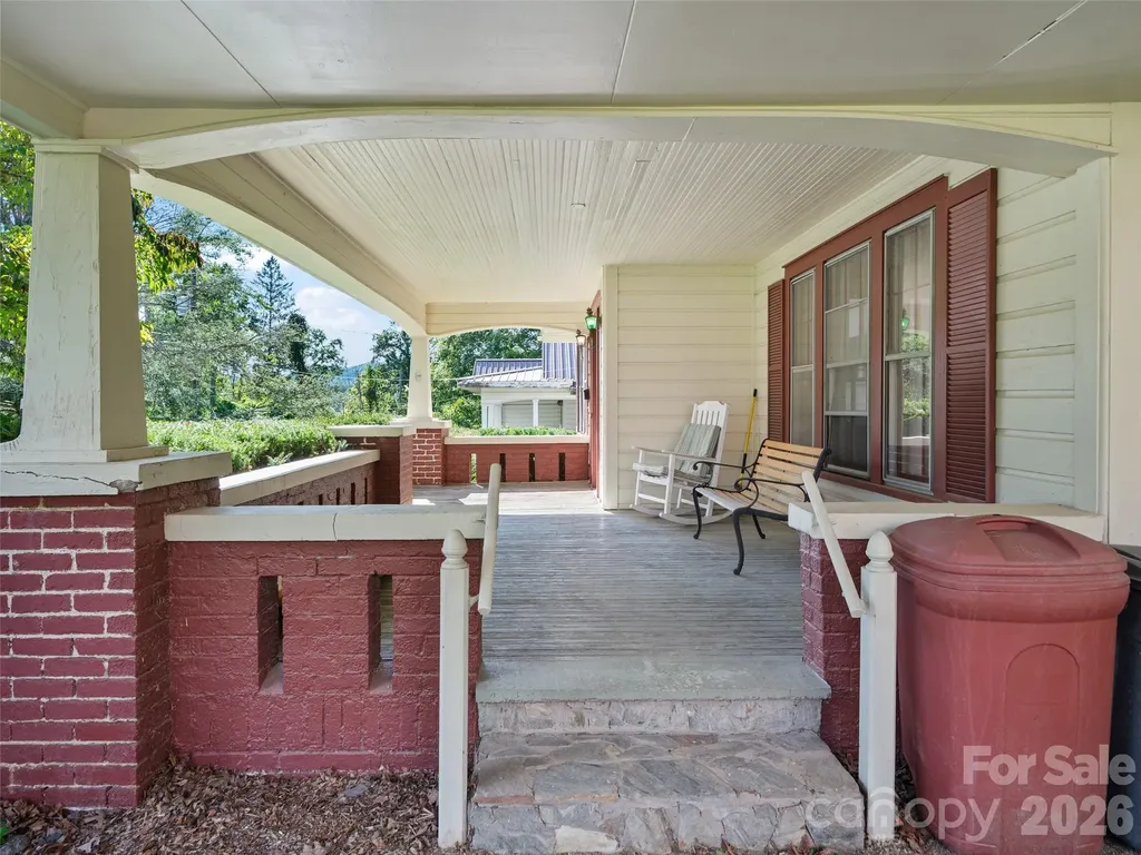 147 Walnut Avenue Spruce Pine NC 28777