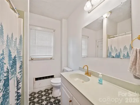 147 Walnut Avenue Spruce Pine NC 28777