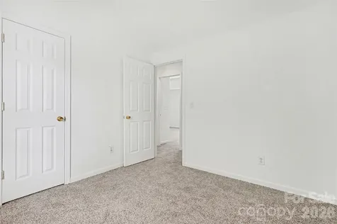 1215 Mcallister Drive Charlotte NC 28216