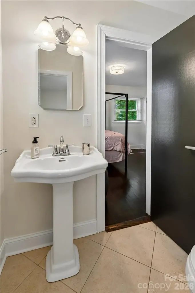 4640 Town And Country Drive Charlotte NC 28226