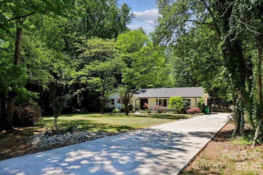 4640 Town And Country Drive Charlotte NC 28226