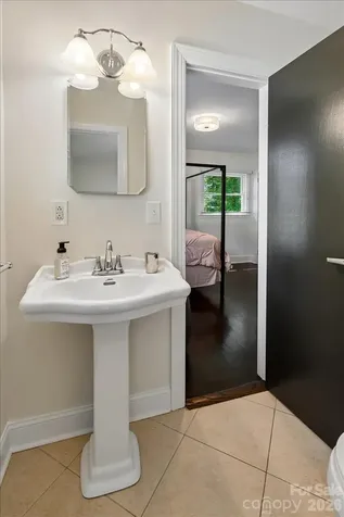 4640 Town And Country Drive Charlotte NC 28226