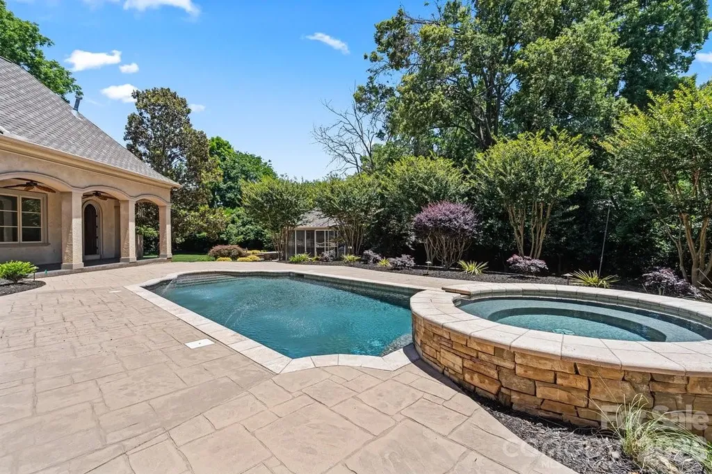 8600 Fairview Road Charlotte NC 28226