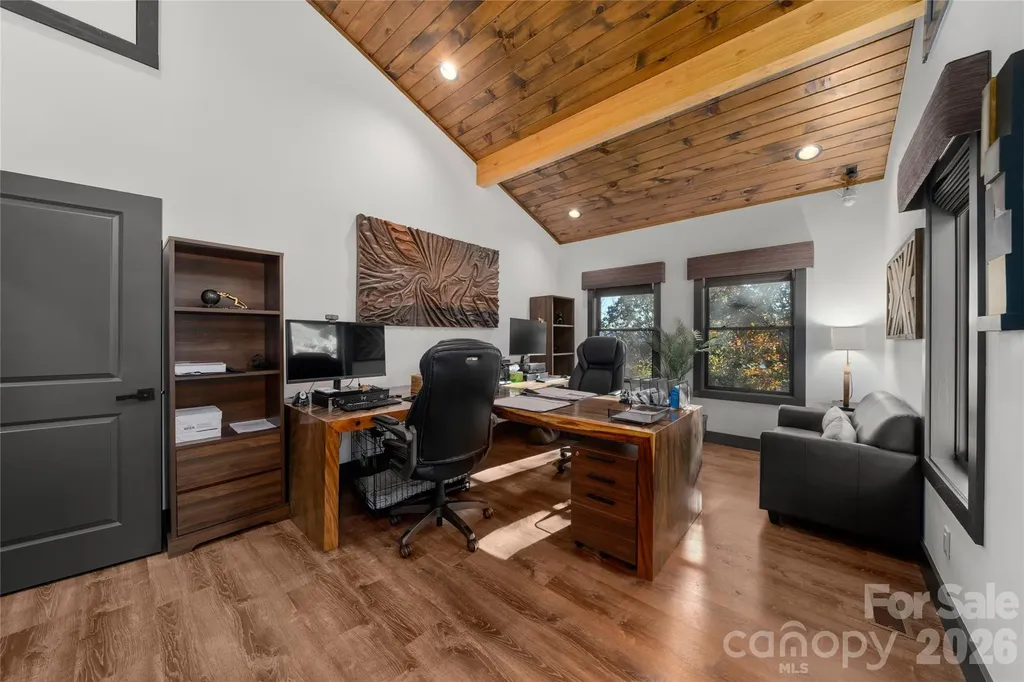 41 Ben Lippen School Road Asheville NC 28806