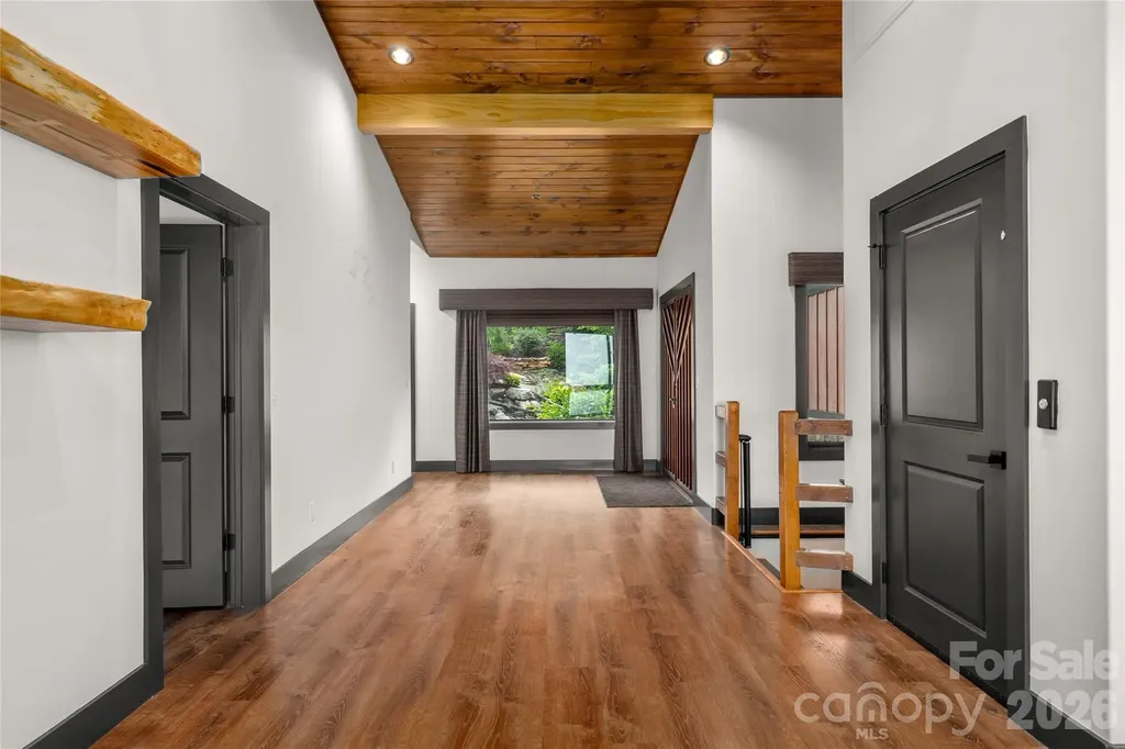 41 Ben Lippen School Road Asheville NC 28806
