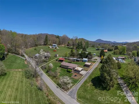 17 Mustang Lane Waynesville NC 28786