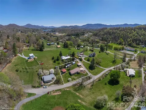 17 Mustang Lane Waynesville NC 28786