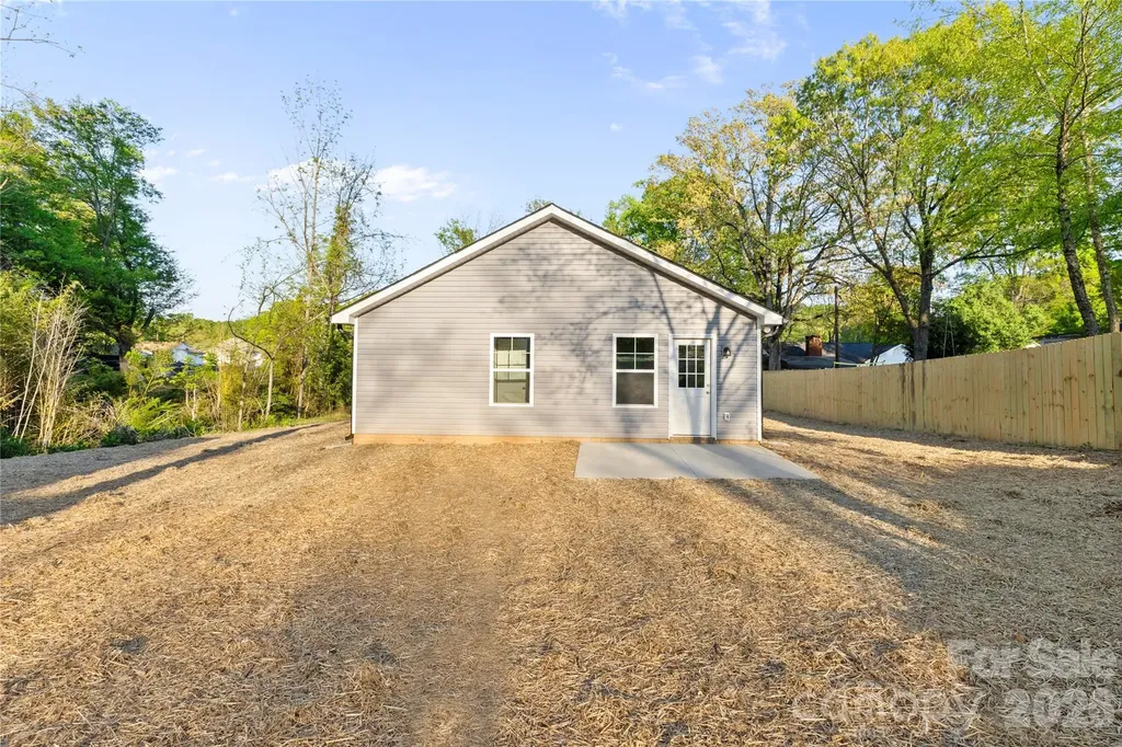 1021 E 10th Street Kannapolis NC 28083
