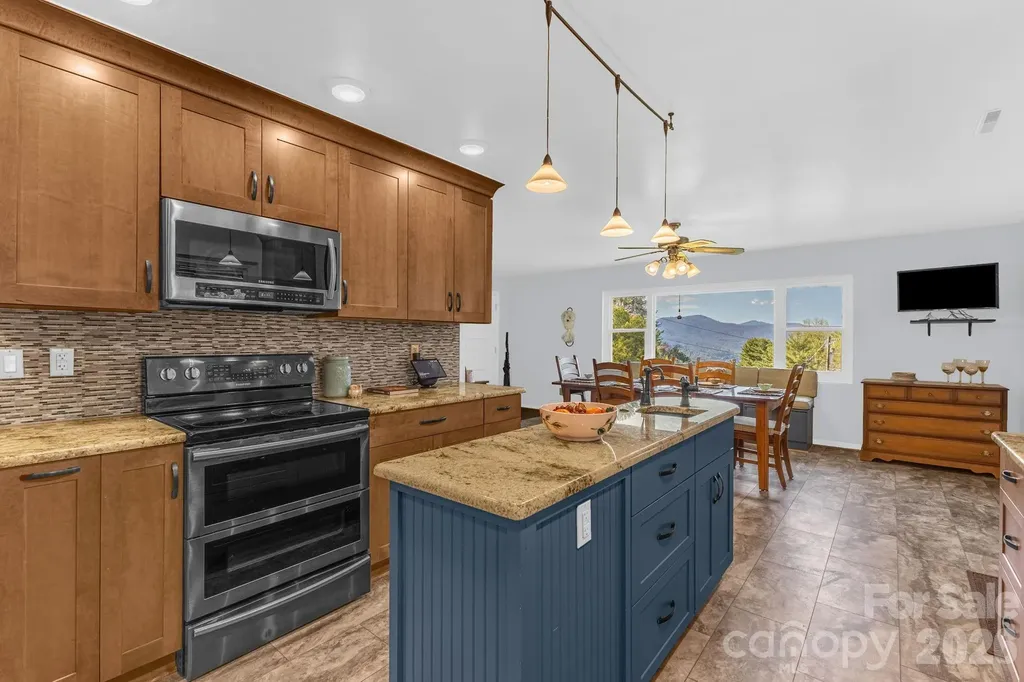 87 Rockwood Road Waynesville NC 28786