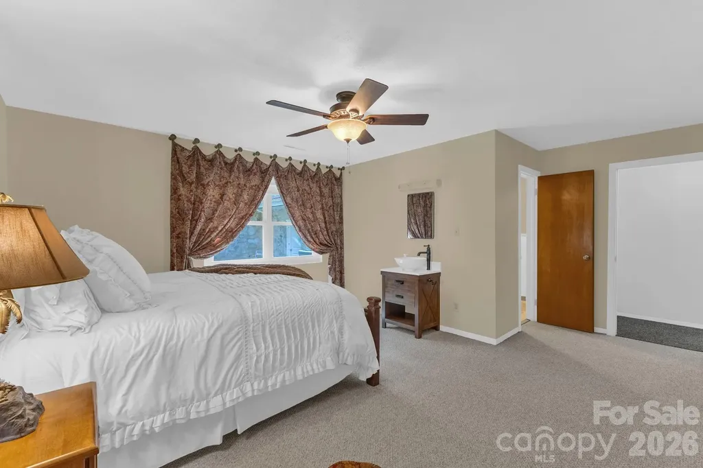 87 Rockwood Road Waynesville NC 28786