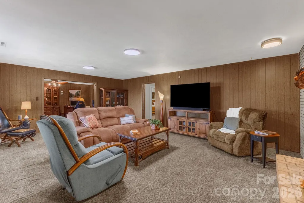 87 Rockwood Road Waynesville NC 28786