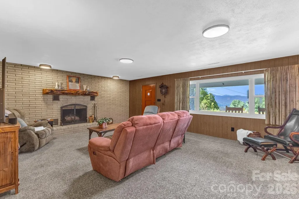 87 Rockwood Road Waynesville NC 28786