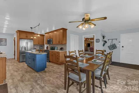 87 Rockwood Road Waynesville NC 28786