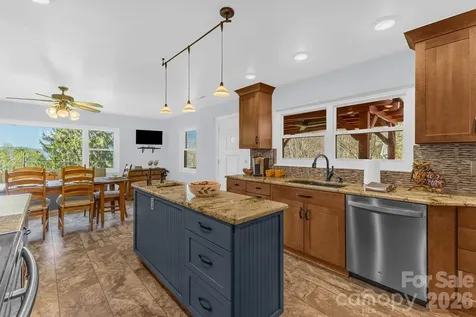 87 Rockwood Road Waynesville NC 28786
