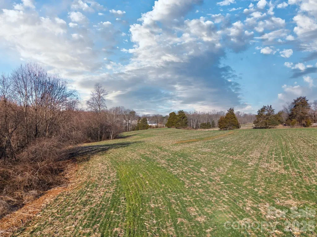 01 Dobbins Mill Road Yadkinville NC 27055