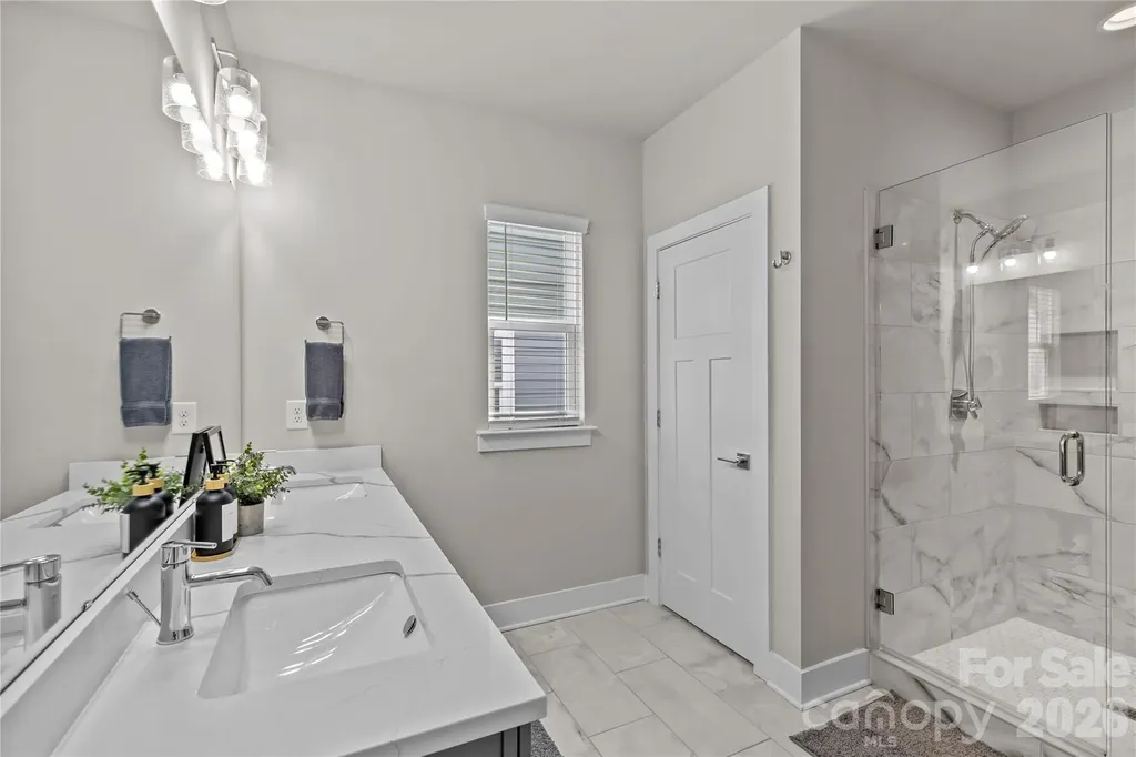 2115 Isom Street Charlotte NC 28208
