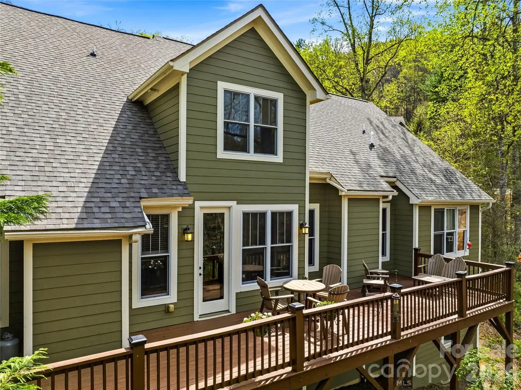 61 Village Pointe Lane Asheville NC 28803