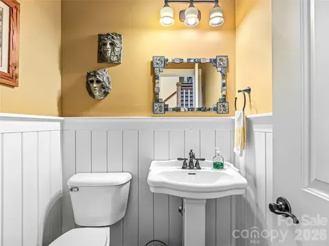 61 Village Pointe Lane Asheville NC 28803