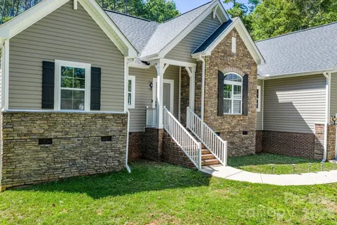 4903 Rio De Luna Hickory NC 28601