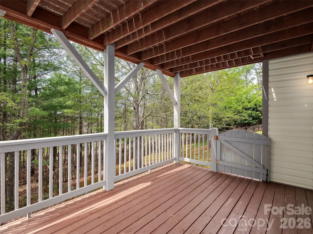 26 Lancaster Lane Weaverville NC 28787