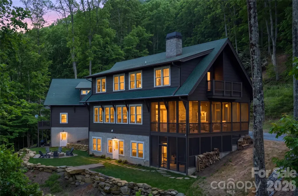 51 Summit Road Swannanoa NC 28778