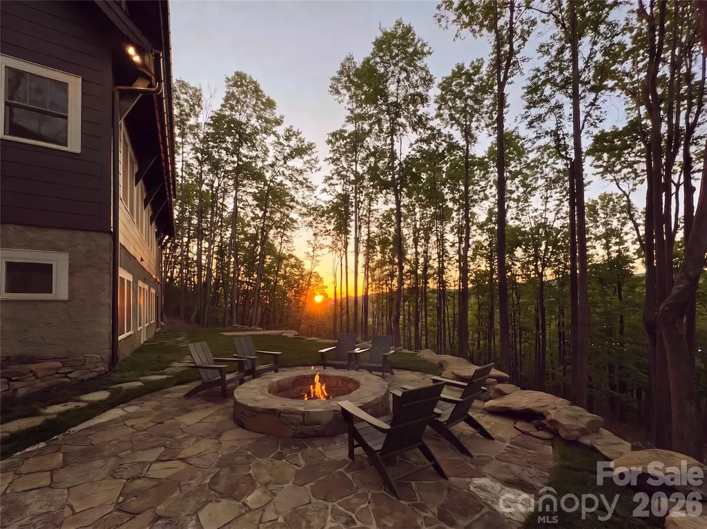 51 Summit Road Swannanoa NC 28778