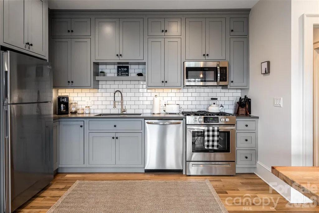 51 Summit Road Swannanoa NC 28778