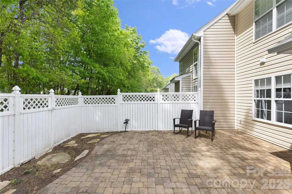8733 Robinson Forest Drive Charlotte NC 28277
