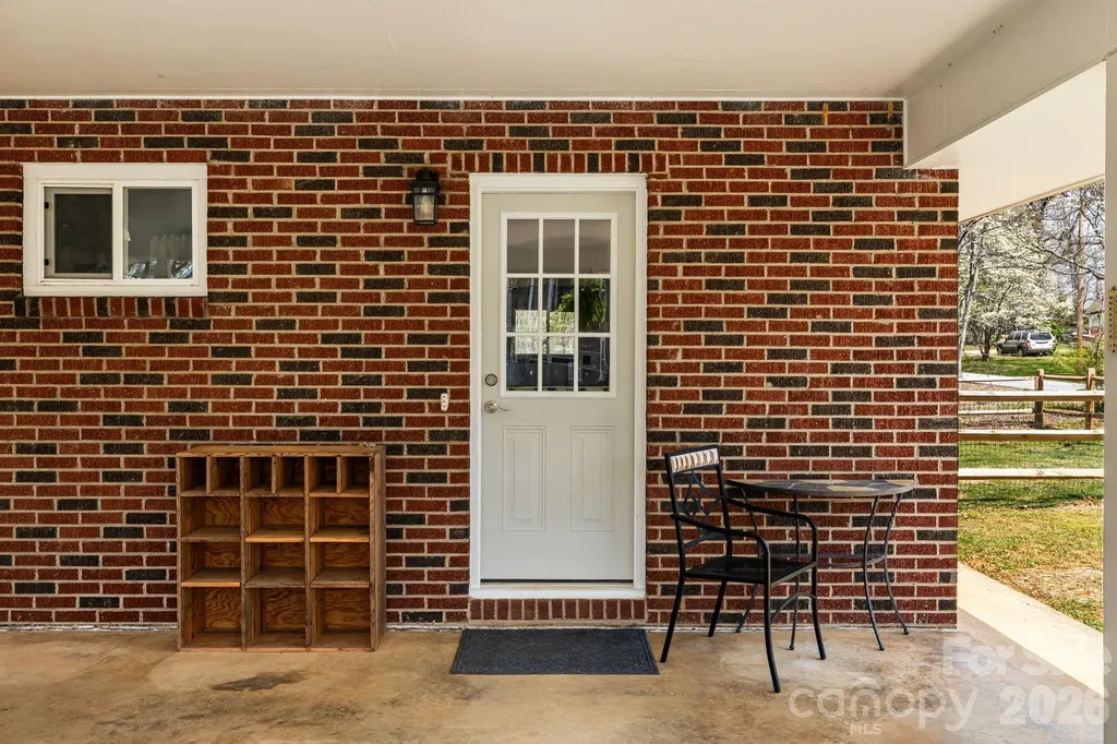 194 Carolina Avenue Brevard NC 28712