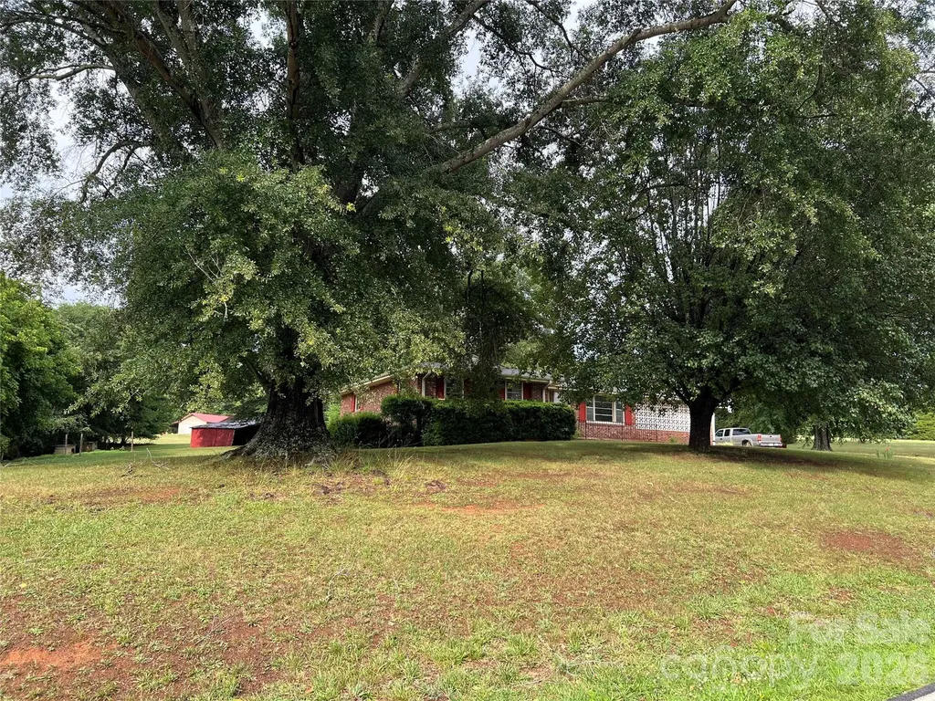 649 Pine Street Forest City NC 28043