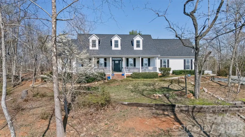 374 & 378 Collinsville Road Columbus NC 28722