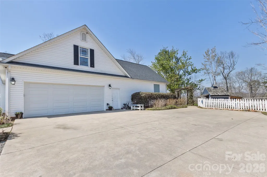 374 & 378 Collinsville Road Columbus NC 28722