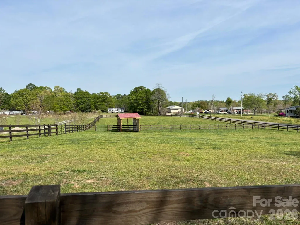 374 & 378 Collinsville Road Columbus NC 28722