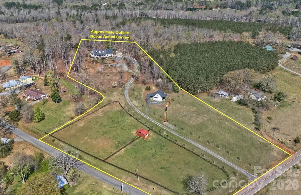 374 & 378 Collinsville Road Columbus NC 28722