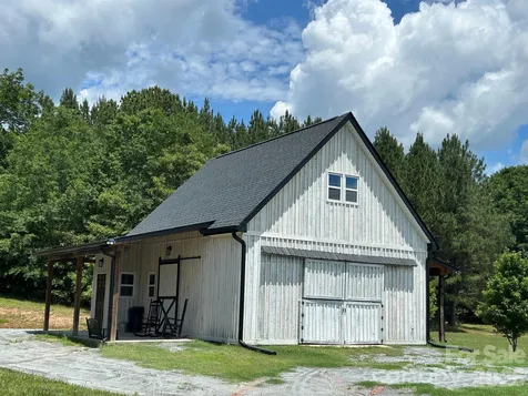 374 & 378 Collinsville Road Columbus NC 28722