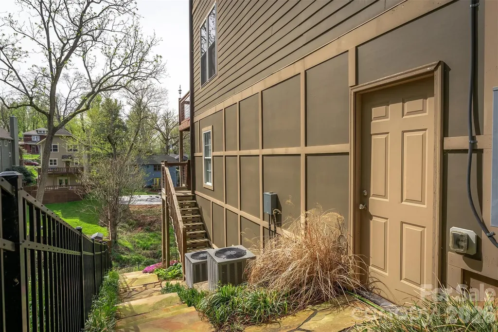 101 Courtland Avenue Asheville NC 28801