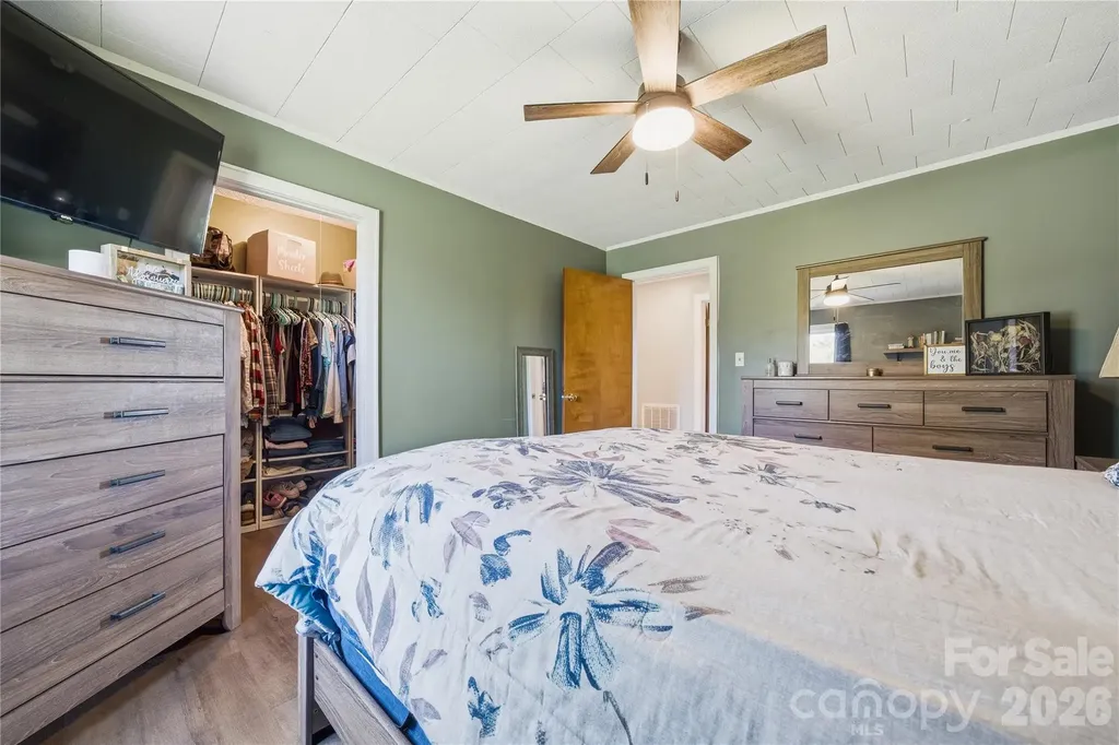 2452 Tower Road East Bend NC 27018