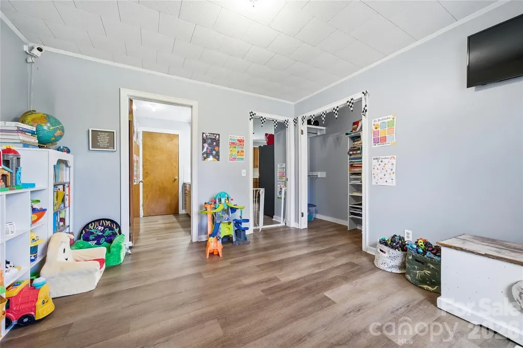 2452 Tower Road East Bend NC 27018