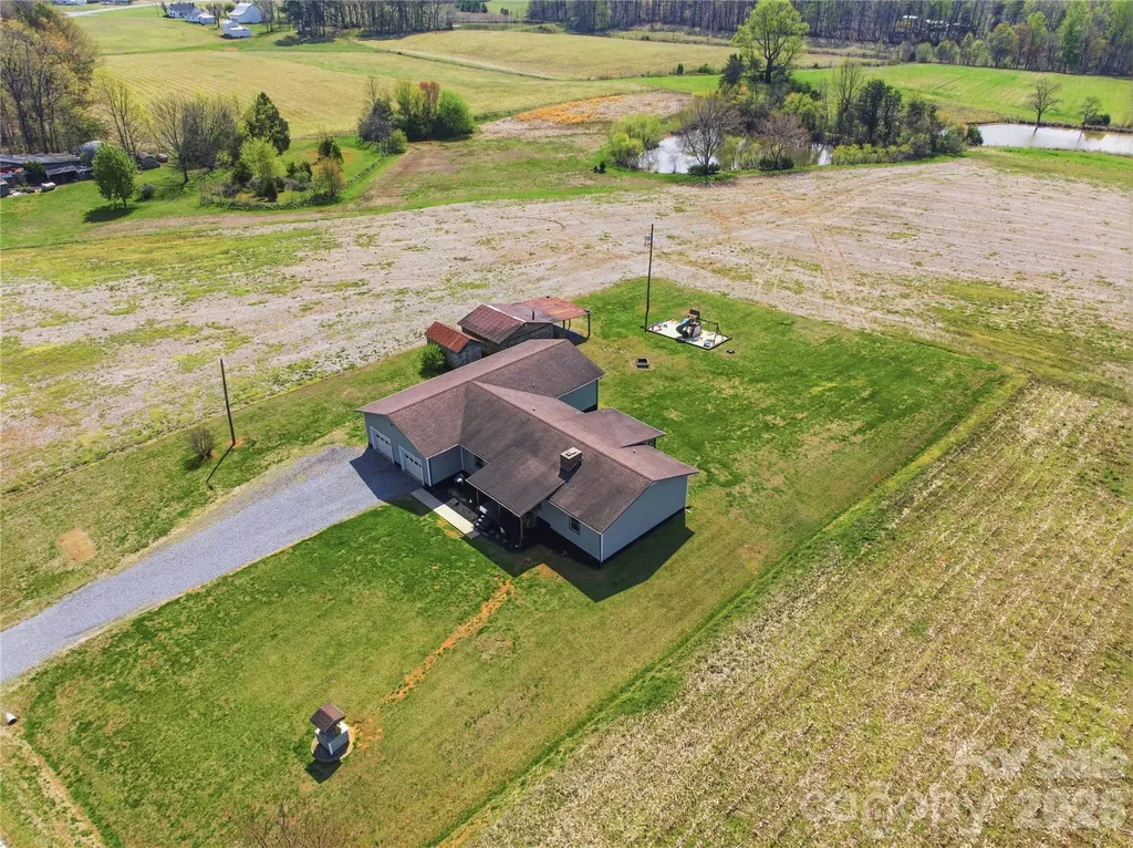 2452 Tower Road East Bend NC 27018
