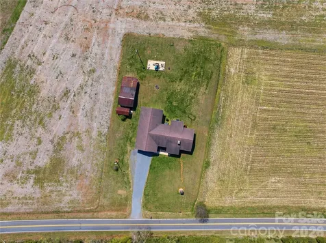 2452 Tower Road East Bend NC 27018